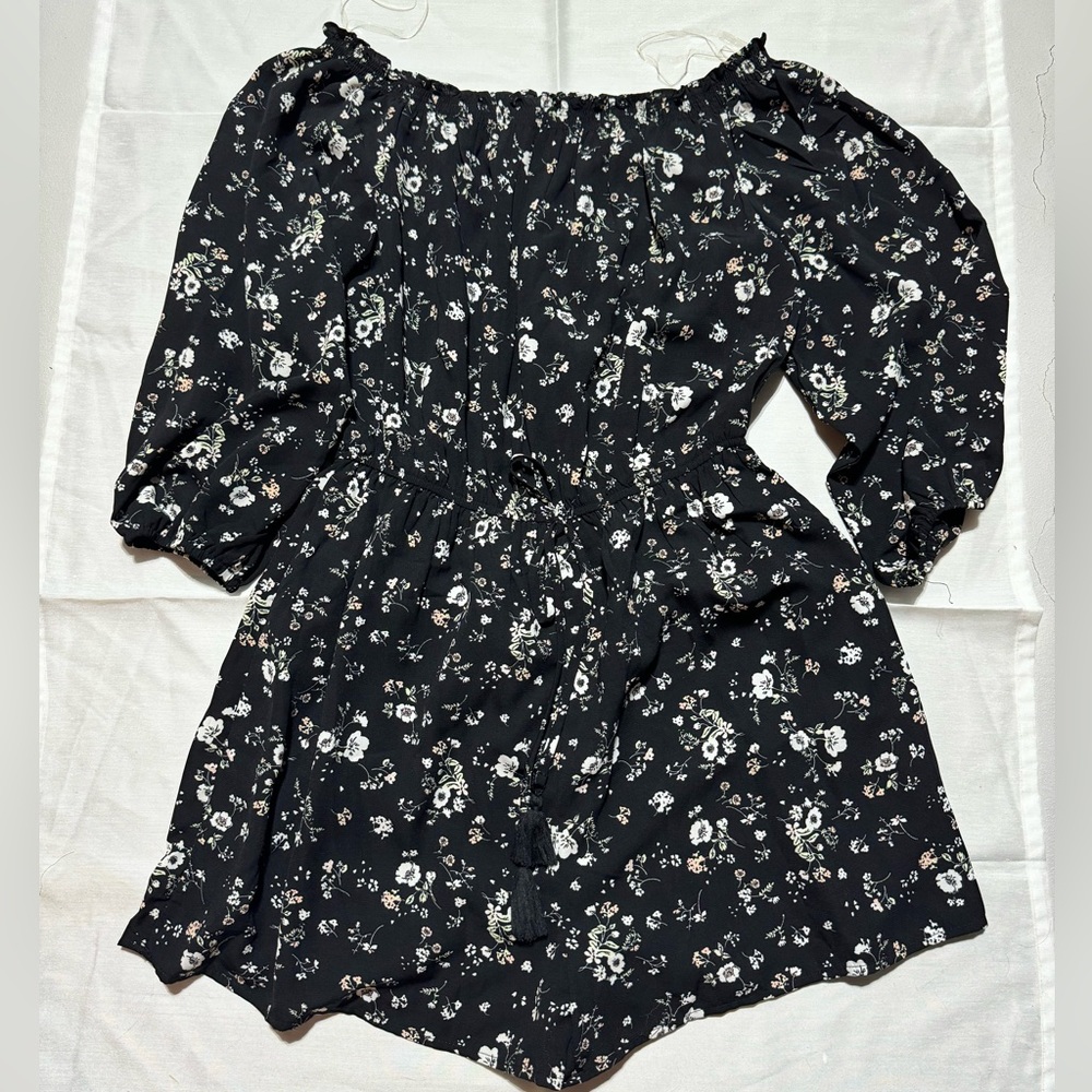 UNWORN!! Off shoulder floral black dress !